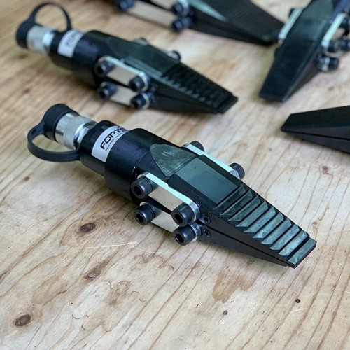 Nêm tách mặt bích thủy lực 15 tấn FT-TL07, bước tách thô rộng